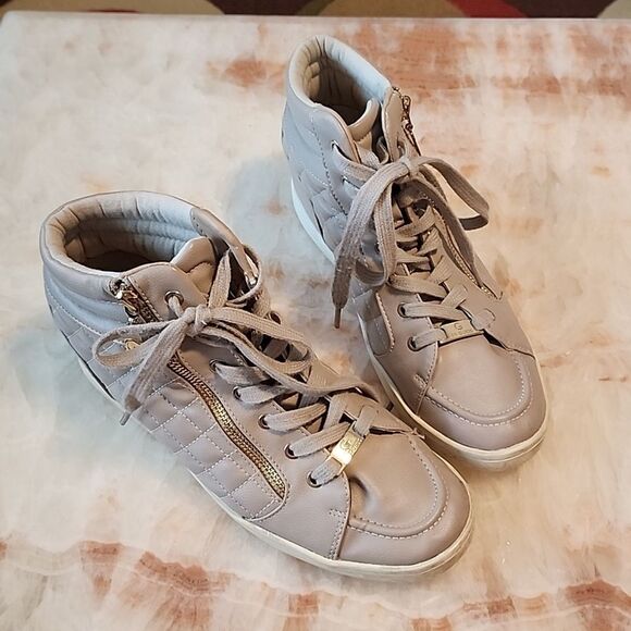 G by Guess Shoes - Picture 2 of 16